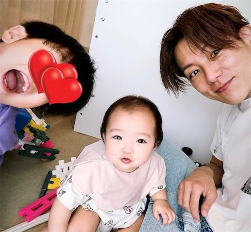 杉浦太陽、子どもたちに囲まれた幸せな‟父の日ショット”公開「ユメのチュウ顔」