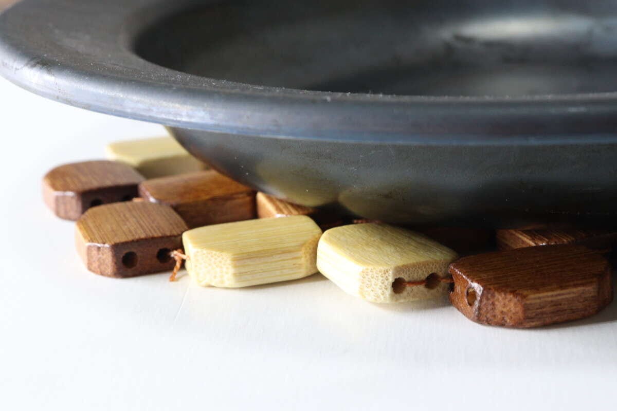 セリア　バンブービーズ鍋敷き　使用例