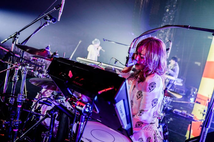 Mrs. GREEN APPLE「ARENA TOUR /エデンの園」/撮影:上飯坂一