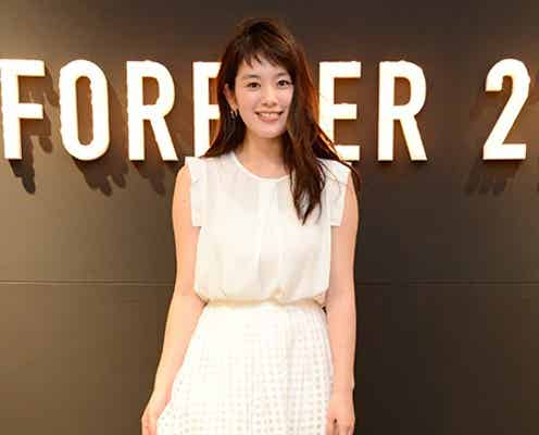 筧美和子、ふんわりスカートから美脚披露 今年の挑戦を明かす