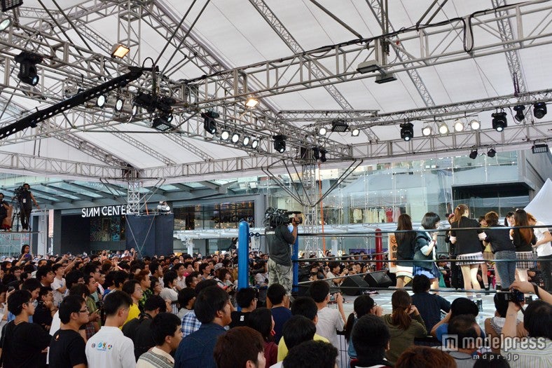 約1000人のファンが殺到／夢みるアドレセンス