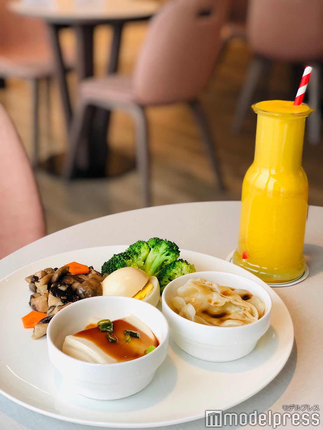 ヘルシー志向の女子は「クリスタルライフ キュイジーヌ」での朝食がおすすめ（C）モデルプレス