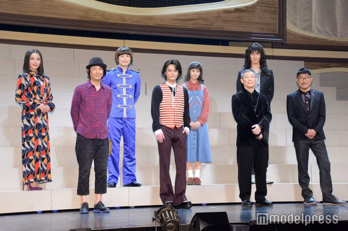 (前列左から)河原雅彦、中山優馬、森雪之丞、亀田誠治(後列左から)玉置成実、浜中文一、桜井玲香、水田航生(C)モデルプレス