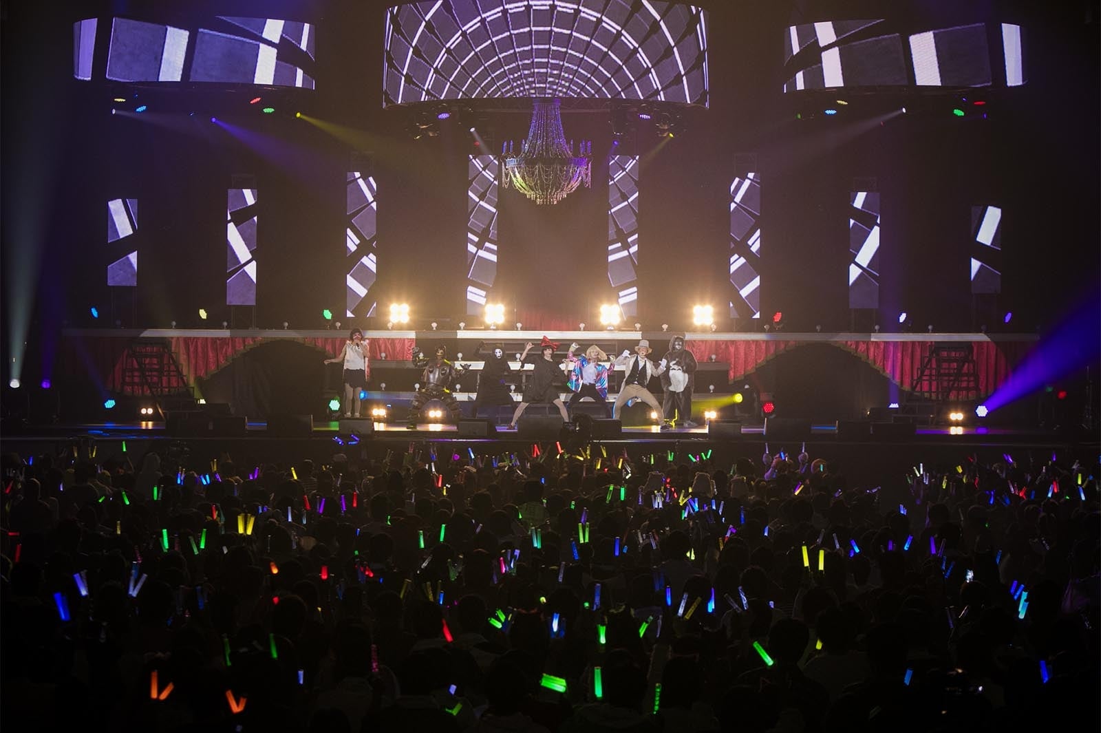 超特急（Photo：米山三郎／西村廣起　画像提供：SDR）