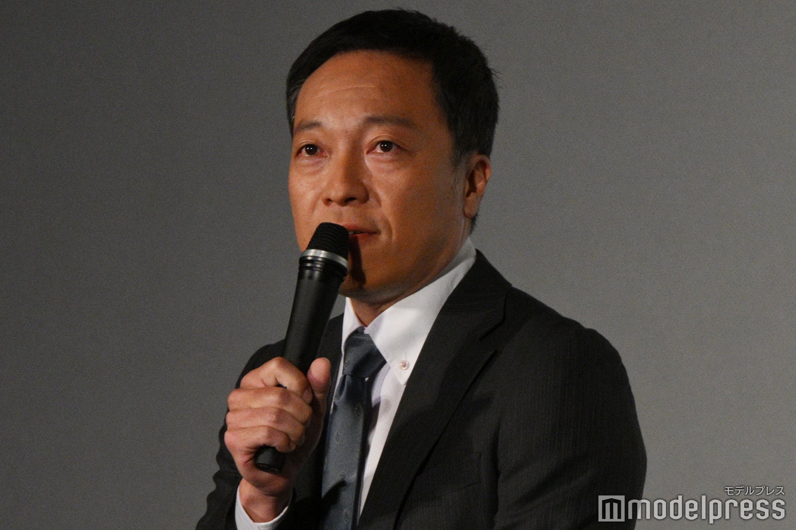 「山井プロデューサー」なので「山P」と呼んでほしい音尾琢真（C）モデルプレス