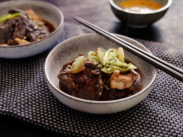 取り分けられたすき焼き