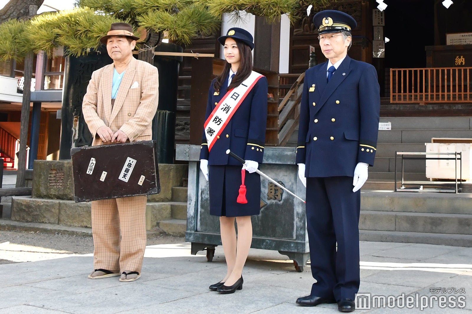 小室安未／消防演習の様子（C）モデルプレス