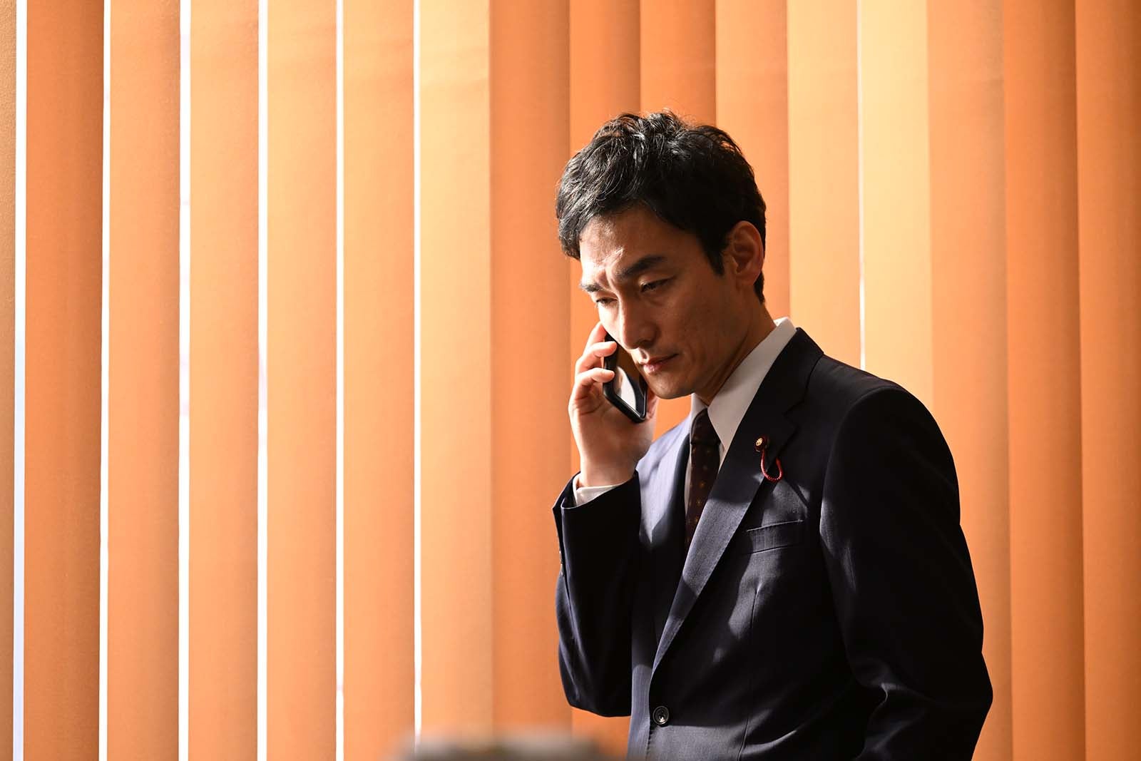 草なぎ剛 「罠の戦争」第7話より（C）カンテレ