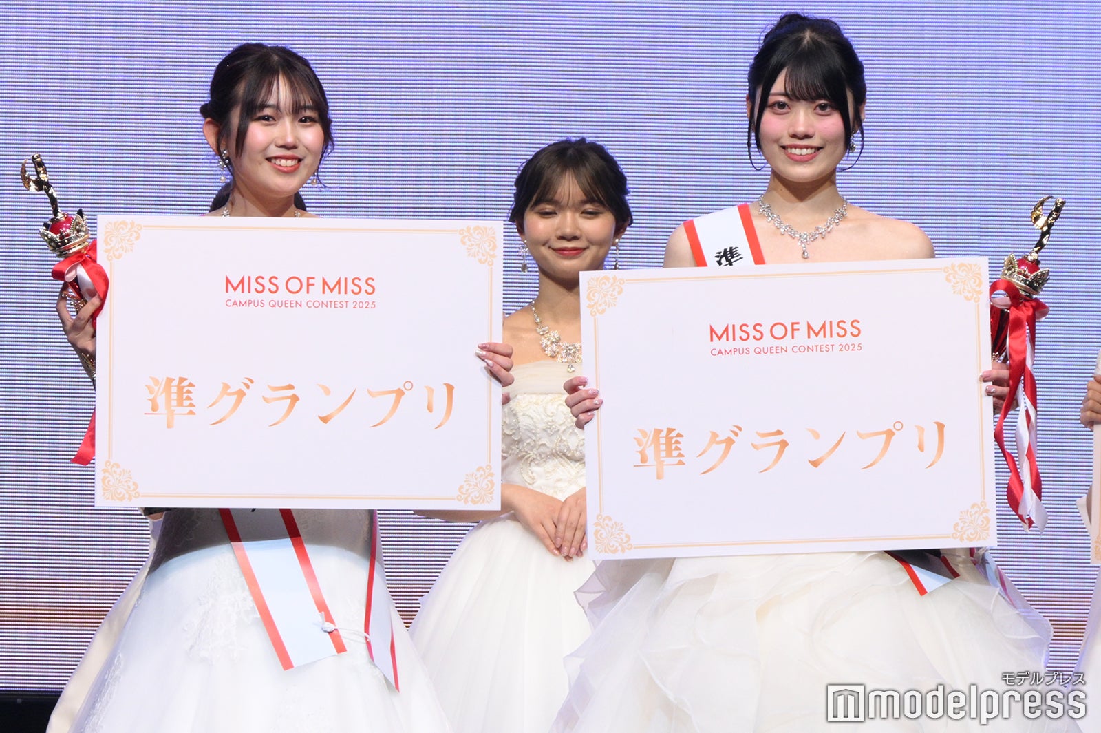 磯邉明日菜さん、堤彩乃さん（C）モデルプレス