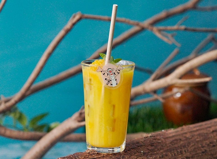 100％オレンジジュース税込 979円（C）Disney．Based on the “Winnie the Pooh” works by A．A． Milne and E．H．Shepard．