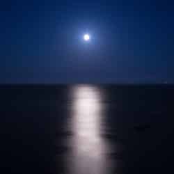 日本百名月・ 伊豆北川温泉ムーンロード/画像提供:H.P.D.コーポレーション