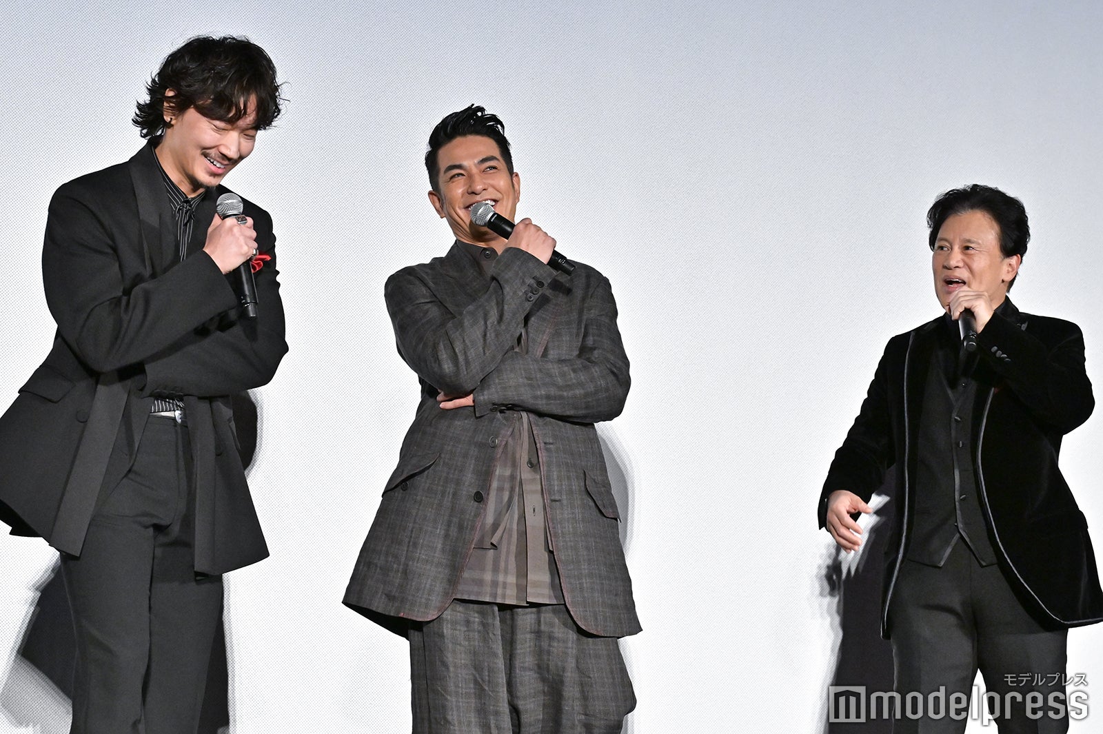 綾野剛、北村一輝、橋本じゅん（C）モデルプレス