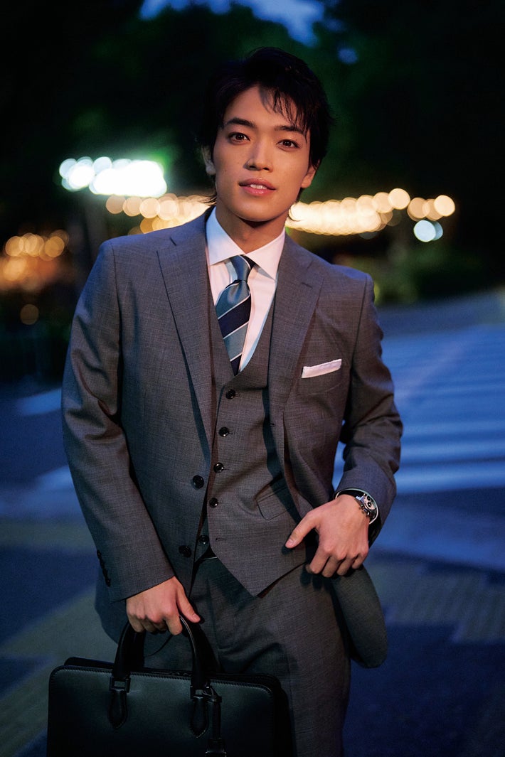 timelesz原嘉孝、スーツ姿でオフィスラブ熱演 職場の上司役設定は「僕に合っている」