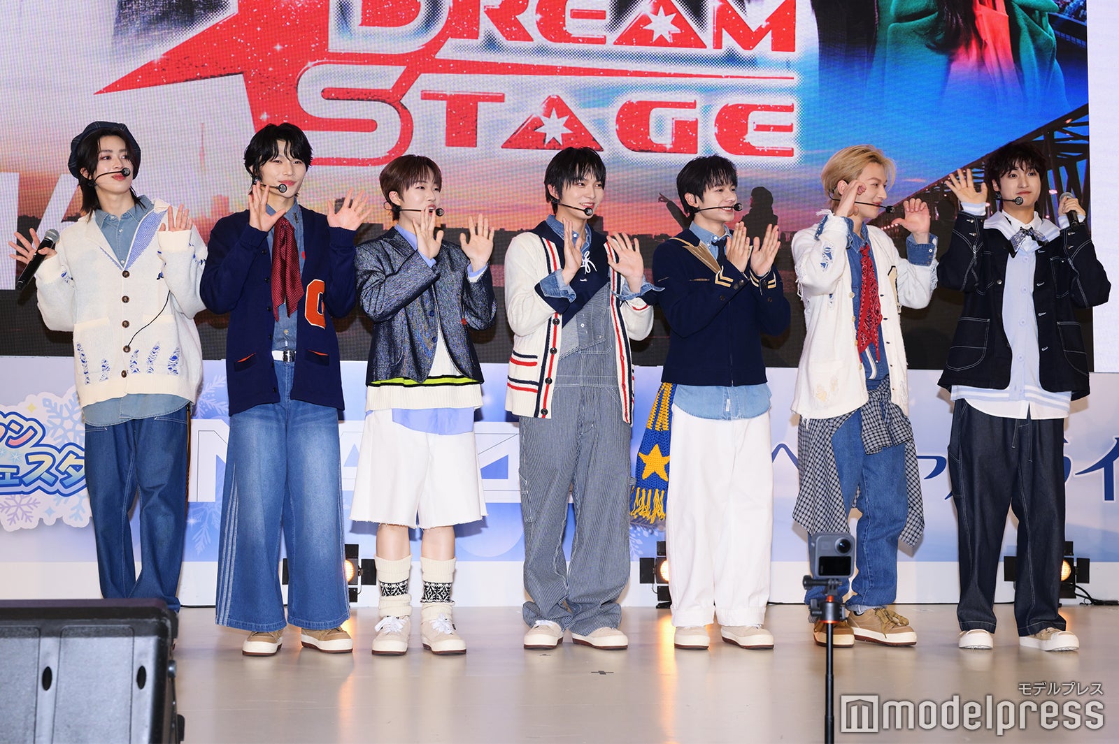 NAZE（左から）カイセイ、ユウヤ、アト、ドヒョク、ターン、ユンギ、キムゴン（C）モデルプレス