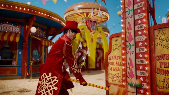 堺雅人「トクニナルド『夏ナゲット15P ハンマー』」篇より(提供写真)