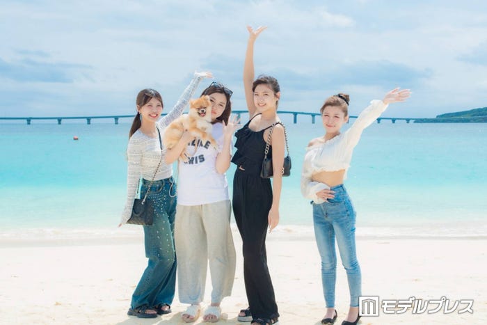 宮古島で働くキャスト(C)モデルプレス