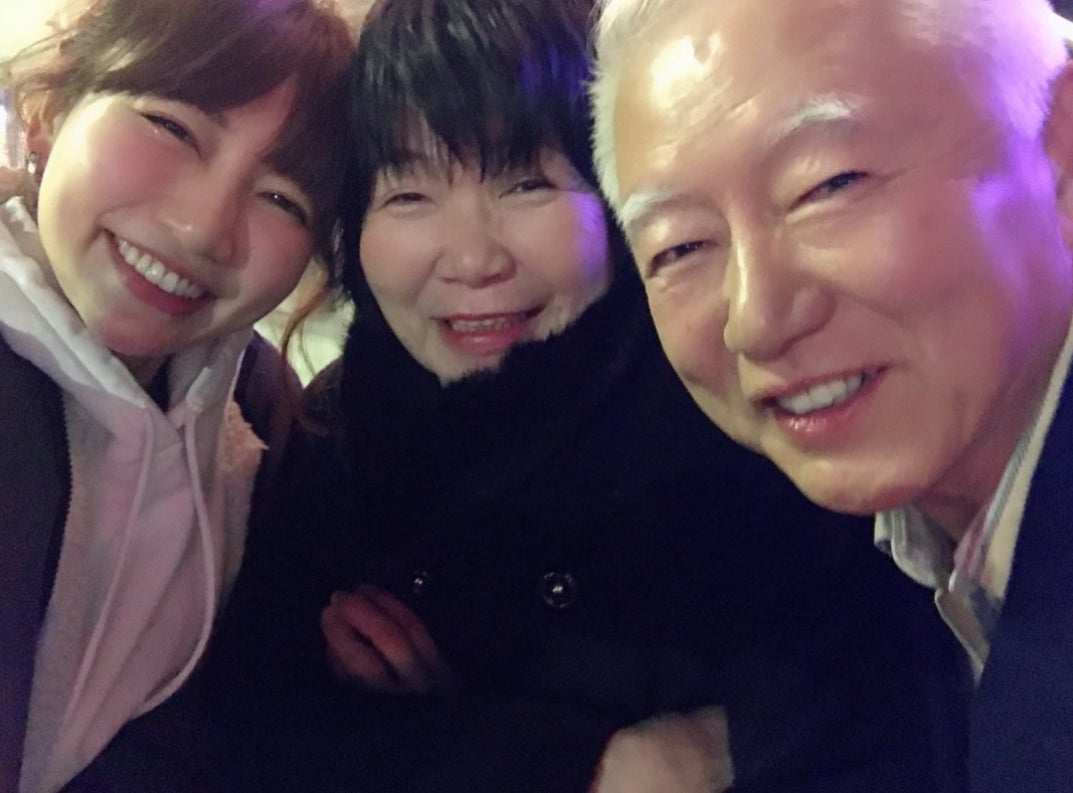 桃と桃の両親／桃オフィシャルブログ（Ameba）より