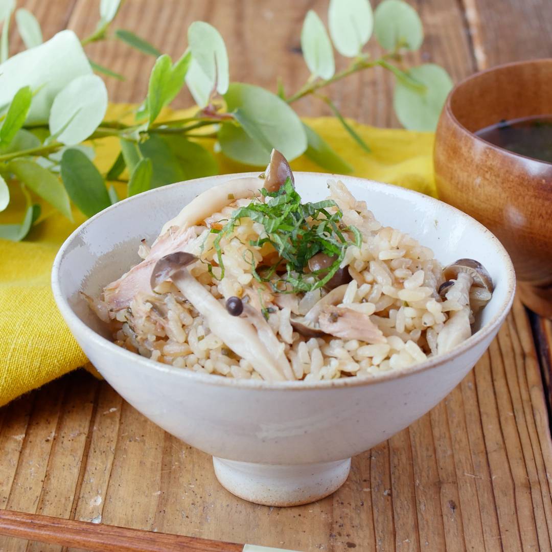 旨味たっぷり!しめじと塩昆布の炊き込みごはん