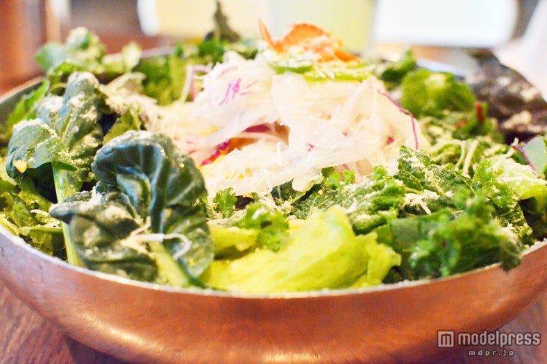 看板メニューのひとつ、サラダスパゲティ