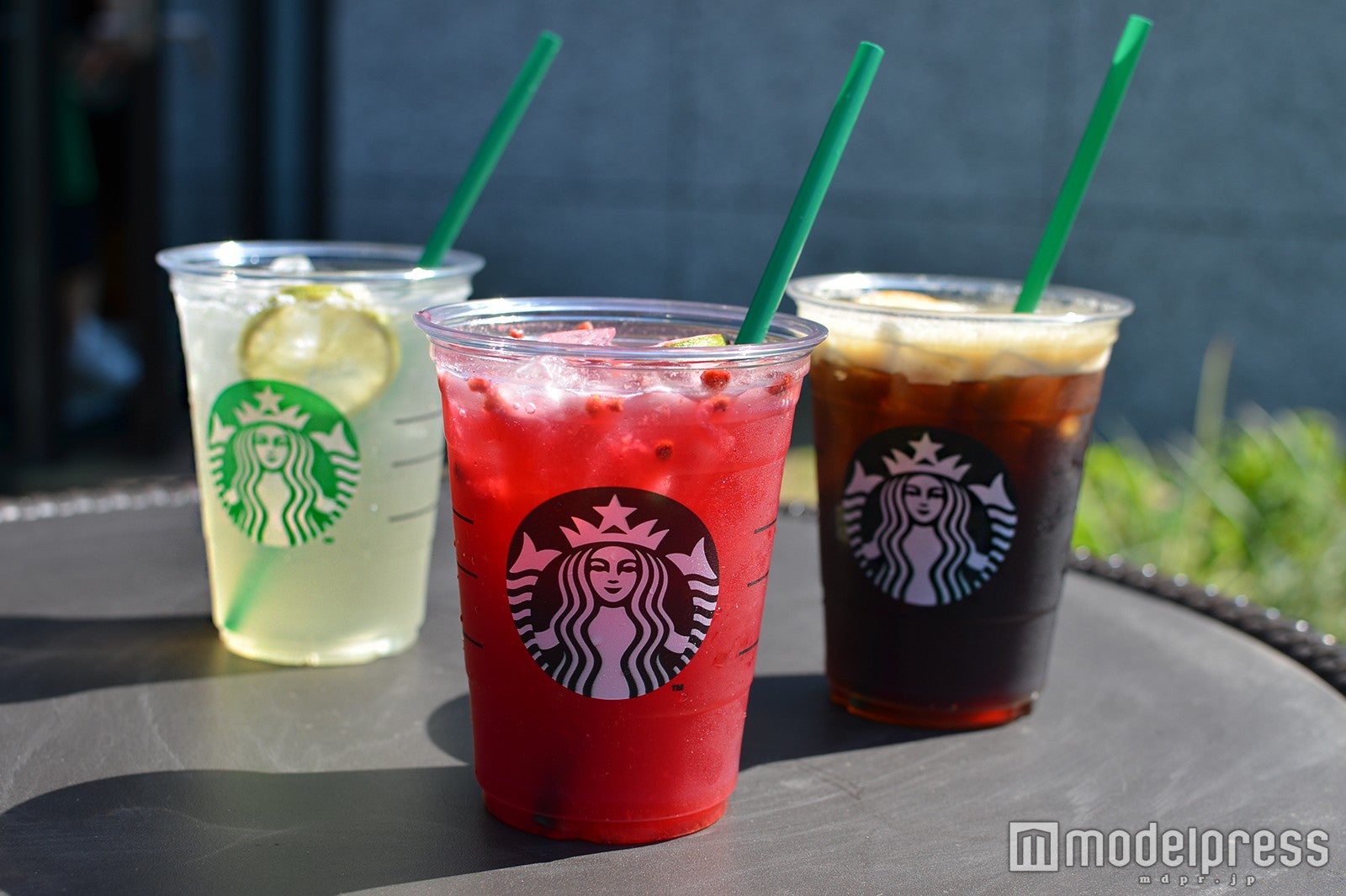 【一足お先に飲んでみた】スタバ新作は清涼感溢れる飲み心地 さっぱりorジューシーどっちを楽しむ？