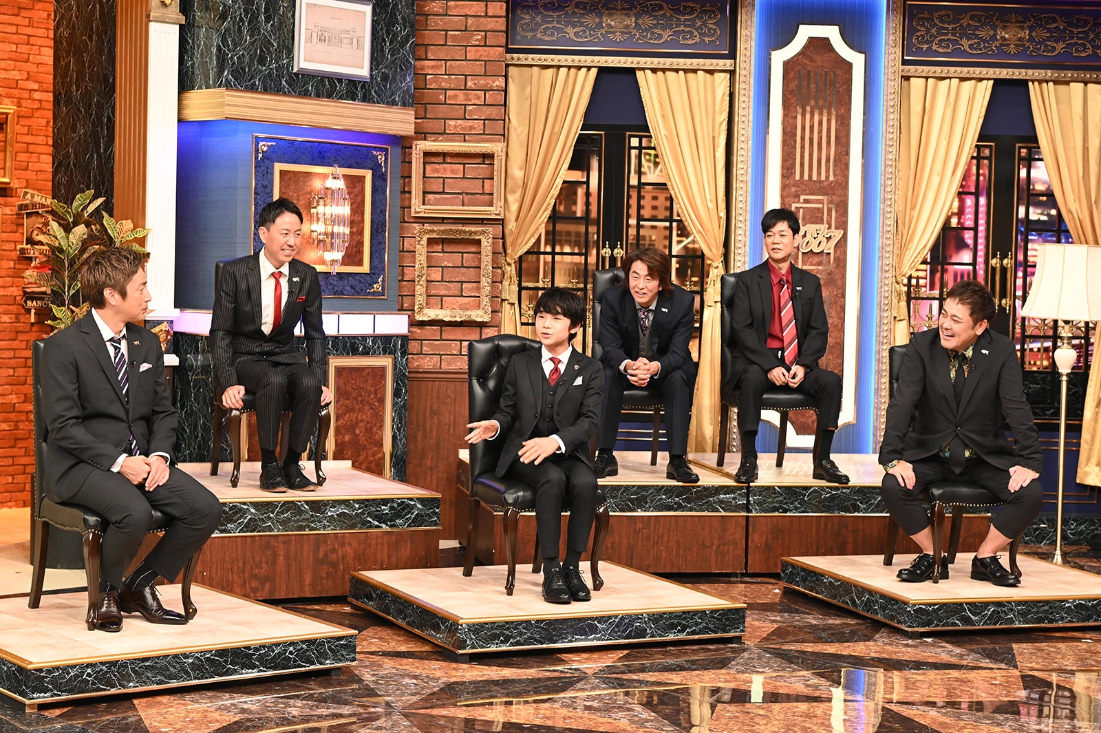 （左から）徳井義実、福田充徳、寺田心、堀内健、名倉潤、有田哲平（C）日本テレビ