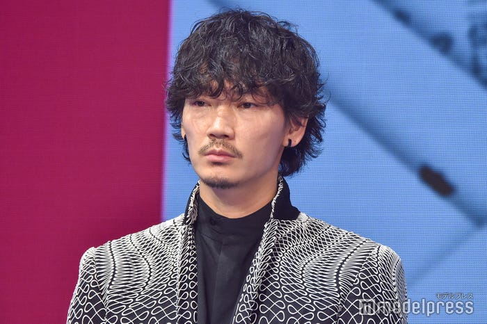 綾野剛 (C)モデルプレス