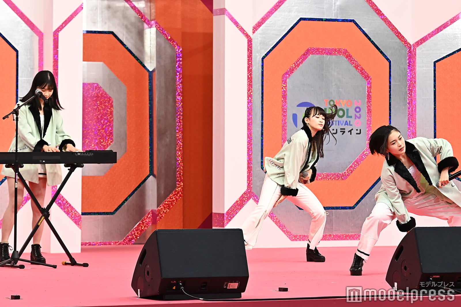 BEYOOOOONDS （C）モデルプレス