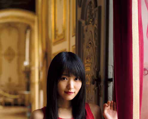 欅坂46菅井友香、水着にランジェリー…美くびれ初公開 ファースト写真集で“フランス旅行”