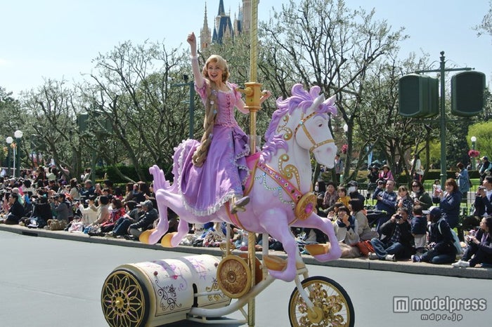 ラプンツェル ディズニーパレードに初登場 30周年でかわゆすぎる新キャラ続々 モデルプレス
