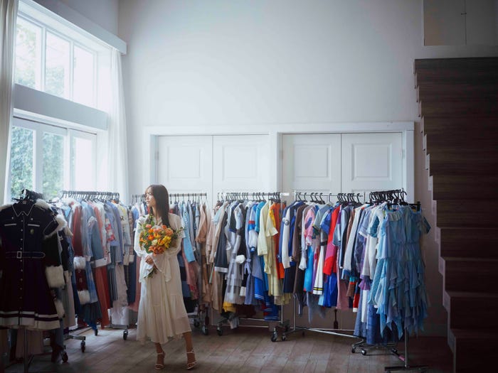 「日向坂46佐々木久美1st写真集」撮影/藤原宏