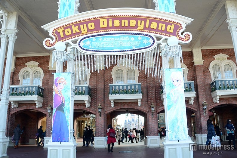 「アナとエルサのフローズンファンタジー」