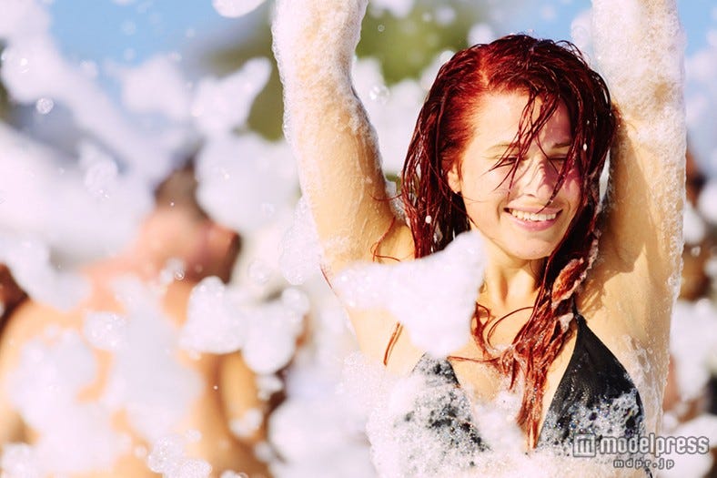 泡&水かけがコラボ“新感覚”EDMフェス、大阪で初開催