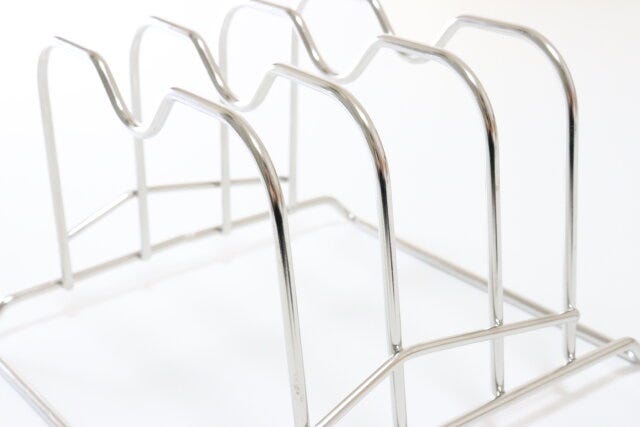 ダイソーの頑丈なステンレスお皿スタンド
