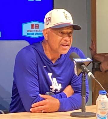 ドジャース・大谷は代打出場の可能性も ロバーツ監督「かなり良くなっている」と試合前会見で明かす 前日は右上腕違和感で途中交代、5日は「順調なら出場できるだろう」