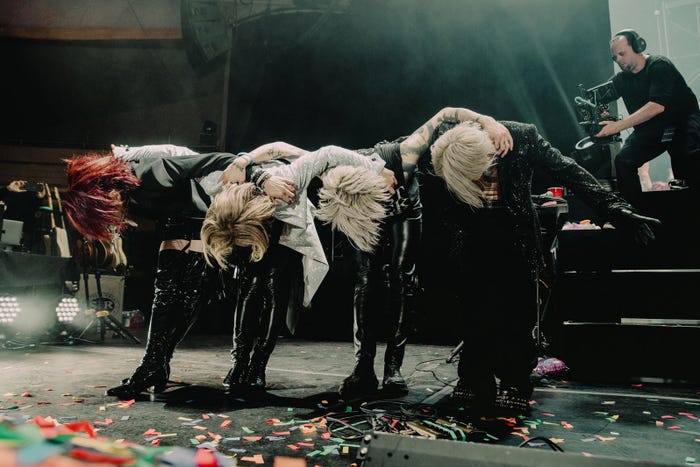 THE LAST ROCKSTARS(提供写真)