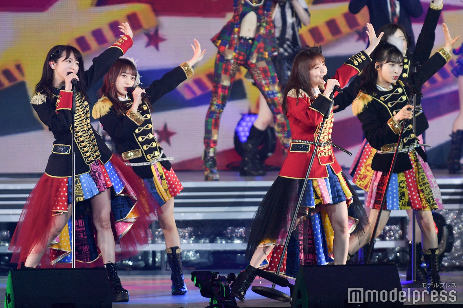 峯岸みなみ、向井地美音、大島優子、小栗有以「峯岸みなみ卒業コンサート～桜の咲かない春はない～」（C）モデルプレス