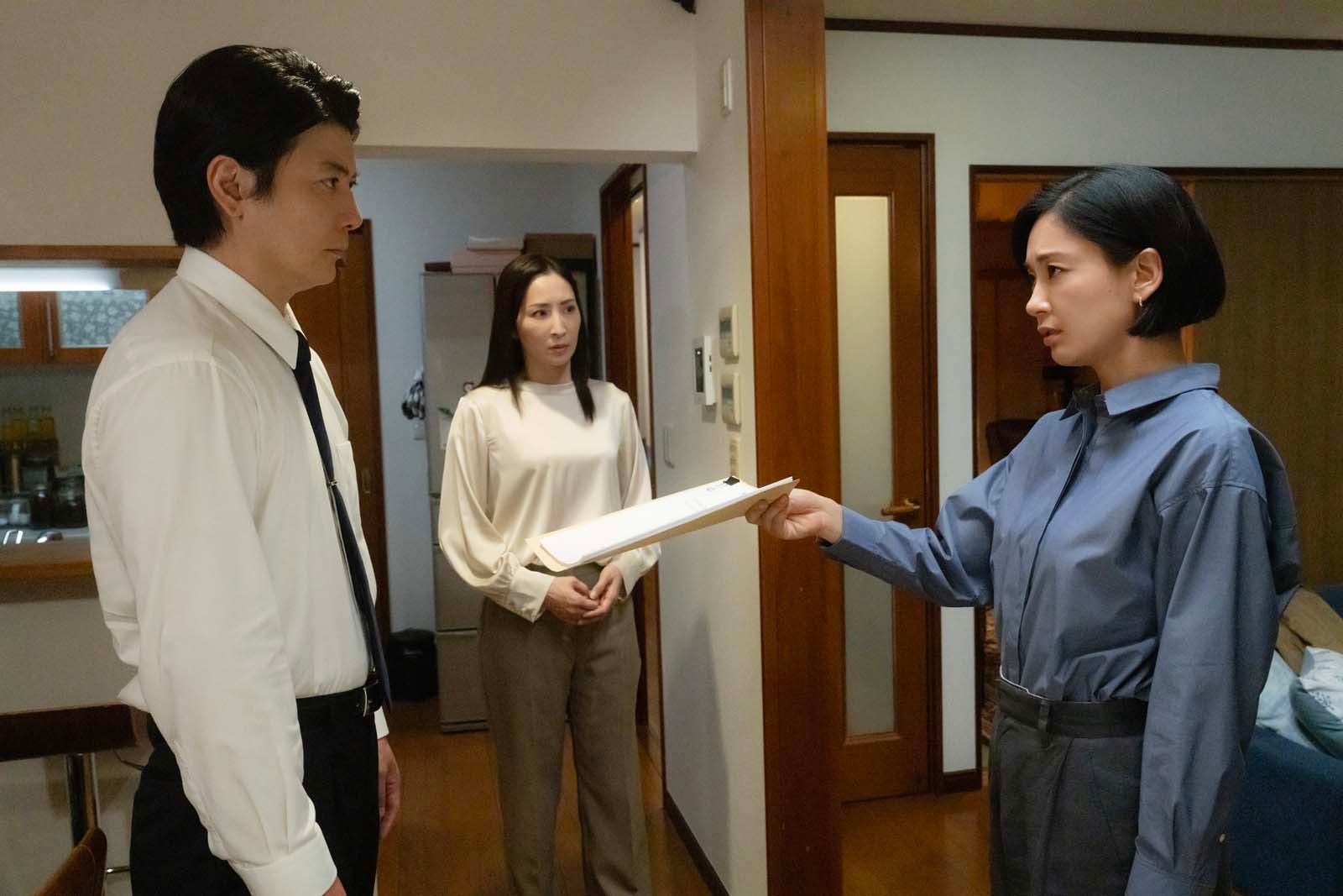 玉山鉄二、真飛聖、水川あさみ「笑うマトリョーシカ」第5話より（C）TBS