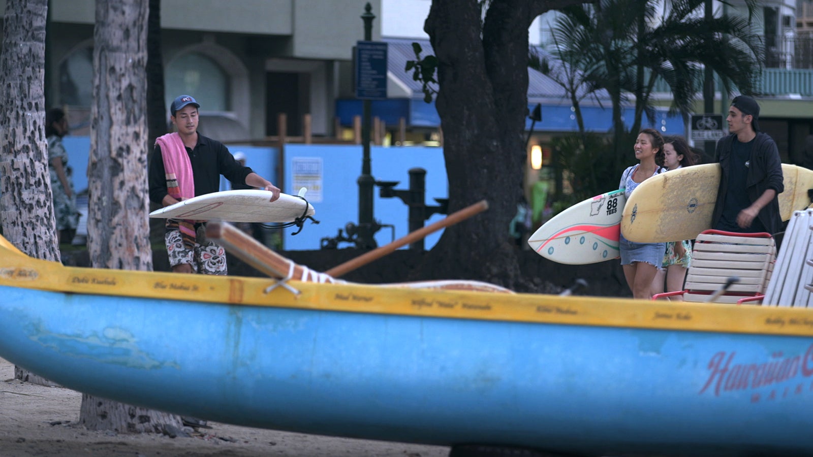 サーフィンへ『TERRACE HOUSE ALOHA STATE』3rd WEEK（C）フジテレビ／イースト・エンタテインメント 