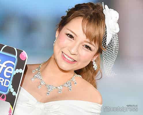 一夜で1億円稼ぐ“超最先端キャバ嬢”進撃のノア、美デコルテ披露のドレスで輝き放つ<関コレ2018A/W>