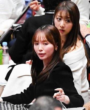 「素敵な写真」好角家の美女タレント 豊昇龍らとの2ショに反響 「めちゃ可愛い」「とても素敵な笑顔」