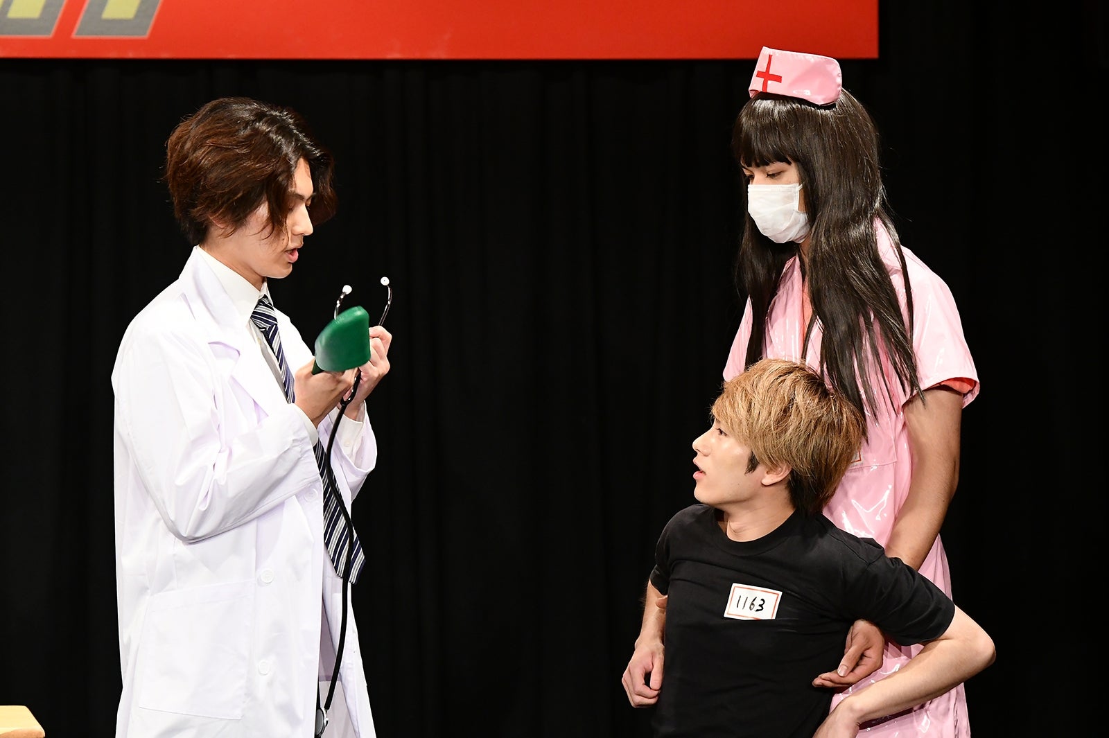 ネタを披露するDISH//（C）TBS