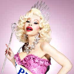 Amanda Lepore(アマンダ・ルポール)を起用したブランドビジュアル