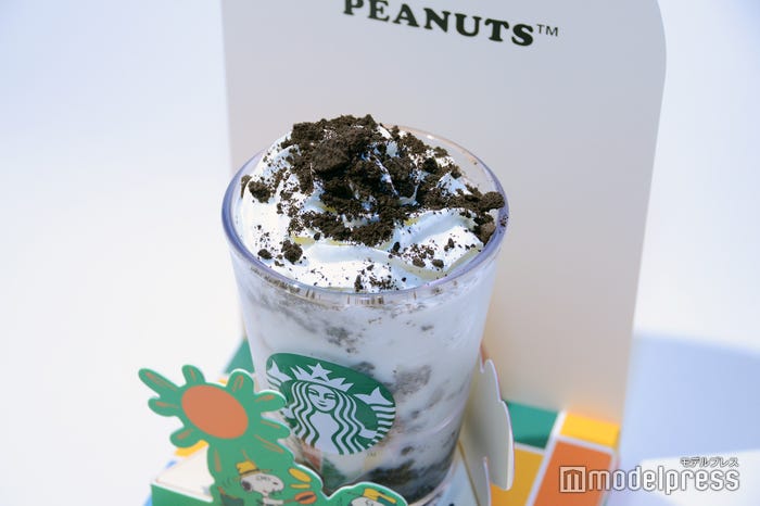 スヌーピー バニラ クリーム フラペチーノ with クラッシュクッキー(C)モデルプレス