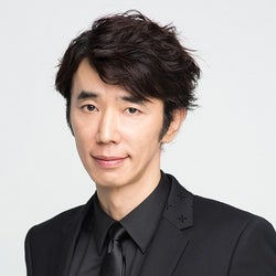 秋元康や小室哲哉がアイドル手がける番組、MCにユースケ×AKB48横山由依