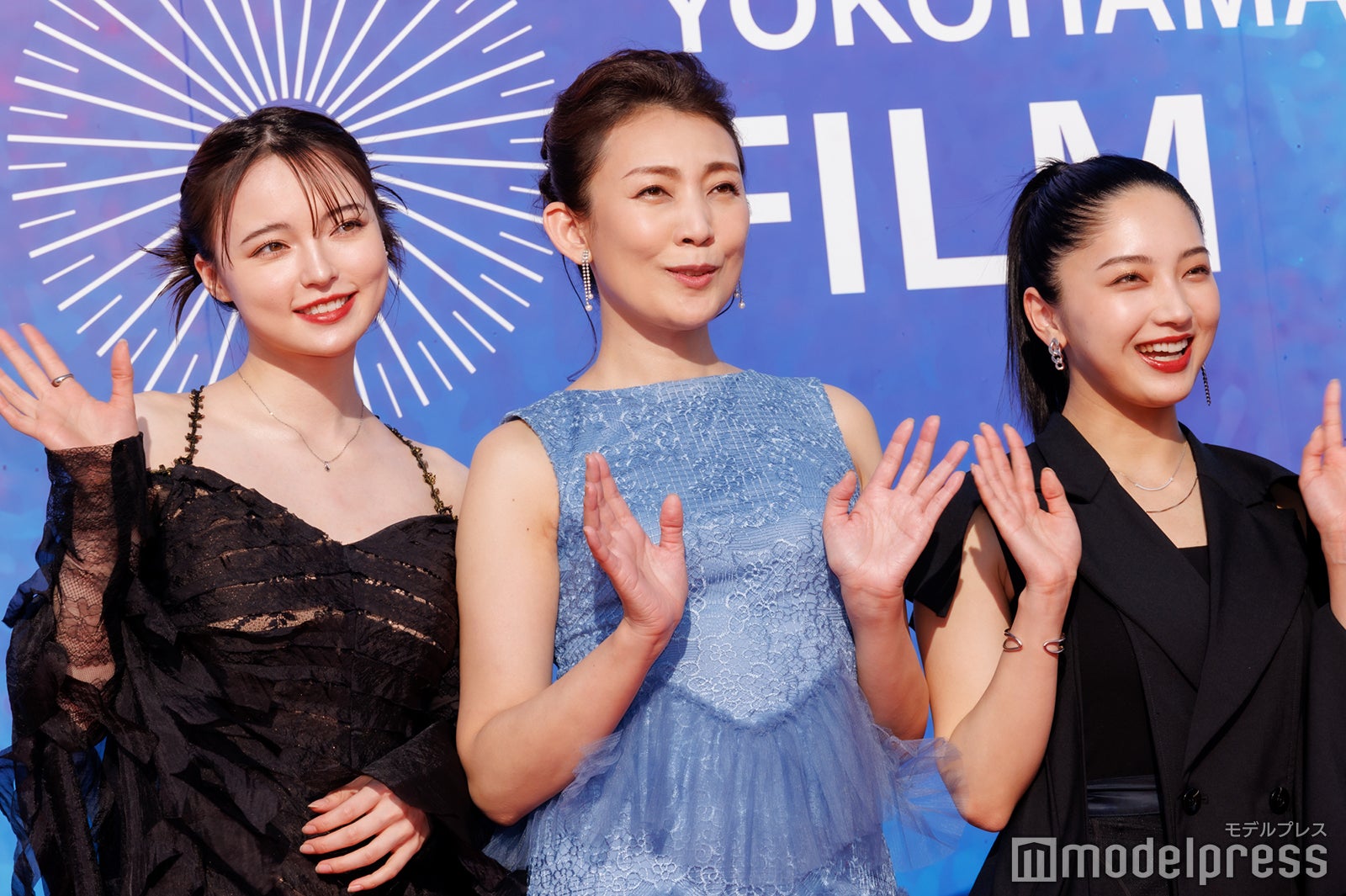 映画「スパイスより愛を込めて」出演者ら（C）モデルプレス