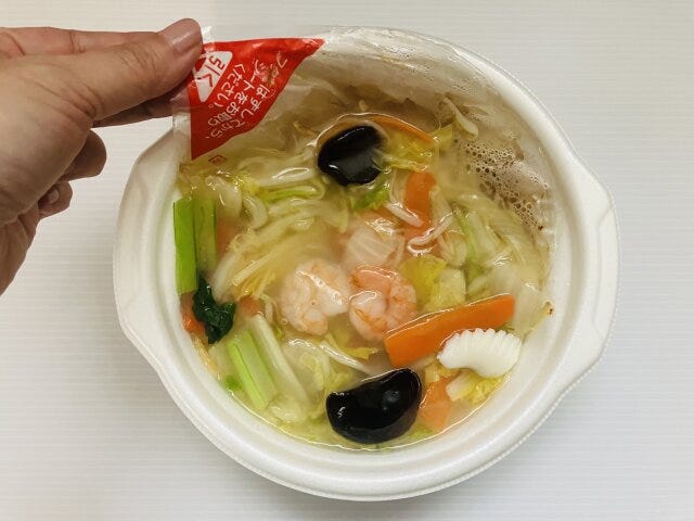 セブンイレブン　海鮮塩あんかけやきそば　南国酒家　実食レビュー