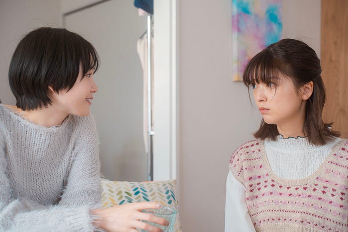 尾碕真花、工藤美桜「コールミー・バイ・ノーネーム」第2話(C)MBS