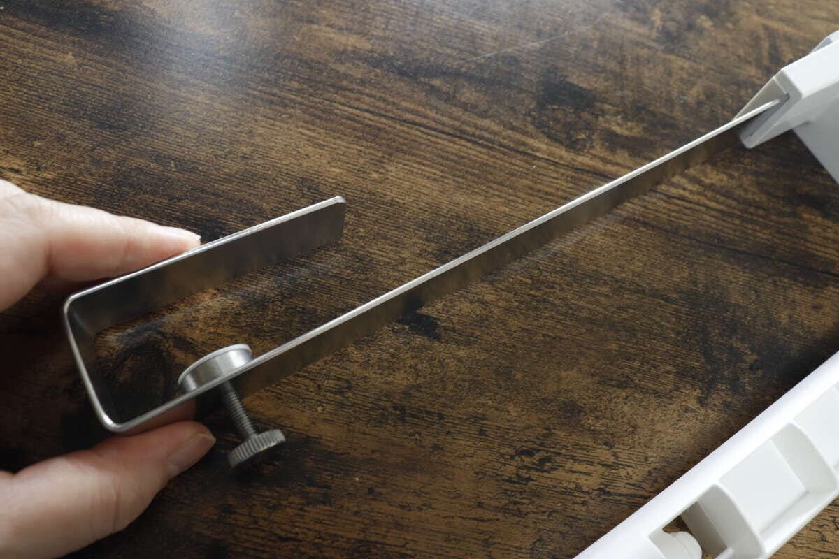 吊り戸棚用キッチンペーパーホルダー　形状
