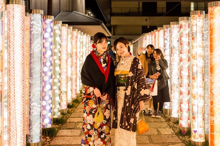 京友禅を利用したライティングが幻想的 (写真提供:MBS)