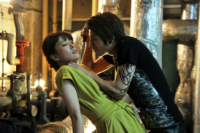 水川あさみ、山田裕貴/『僕たちがやりました』第6話より(C)関西テレビ